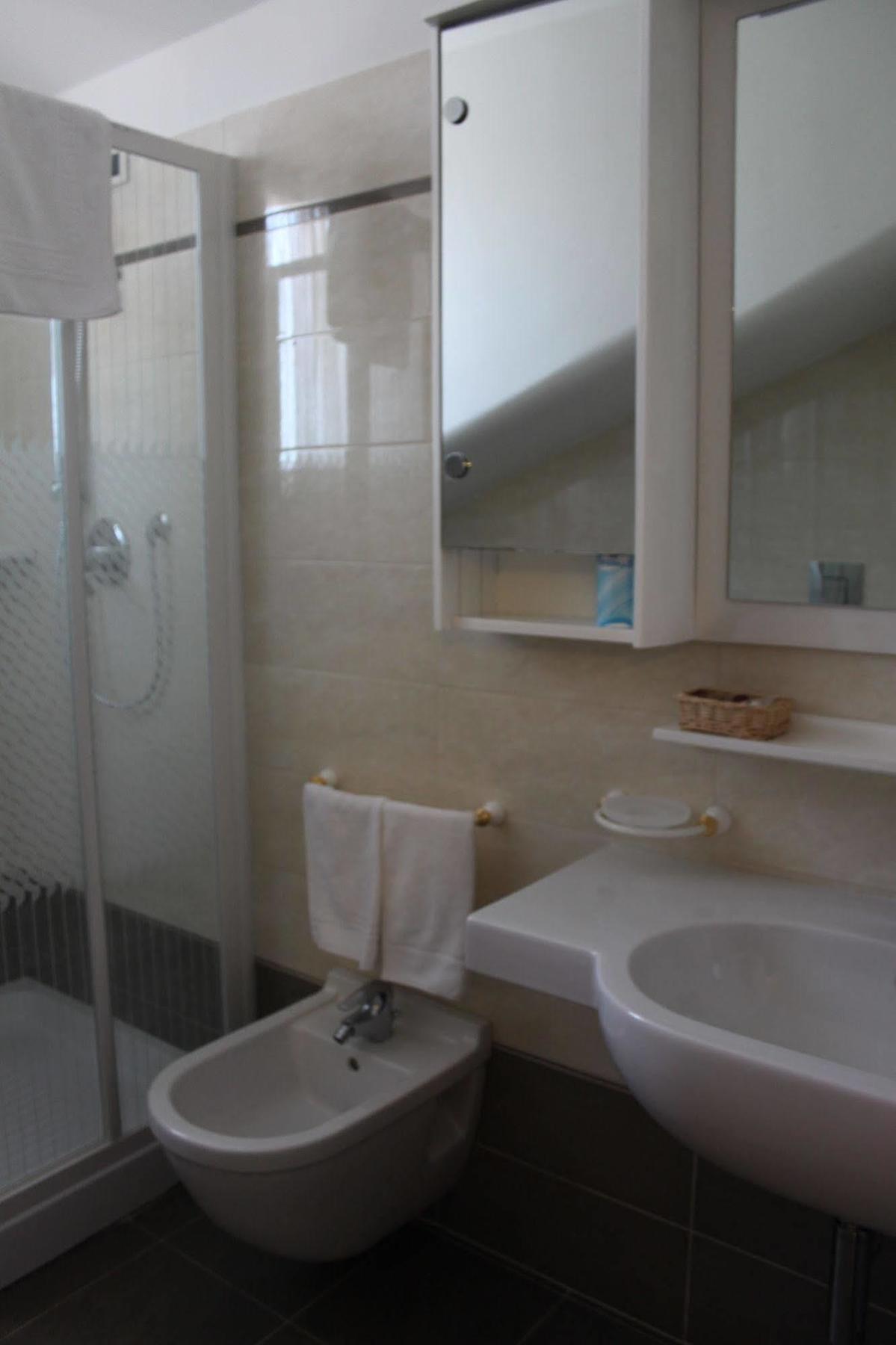 Hotel Girasole Civitanova Marche Exterior foto